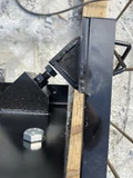 Tope metálico con tornillo de regulación